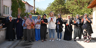 Salça makinesi domates üreticisinin yüzünü güldürdü