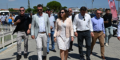 ŞARKÖY PLAJLARINDA MAVİ BAYRAKLAR DALGALANIYOR