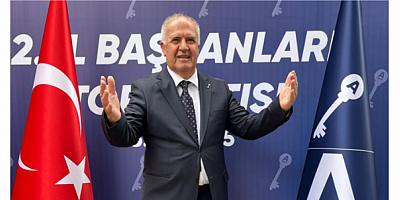 Sebahattin Uzun: “Türkiye Yüzyılı Masalıyla Türk Milleti Uyutulmak İsteniyor”