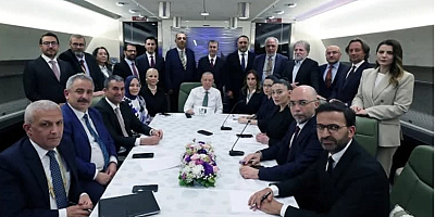 Sefa Akar’dan Sert Tepki: “Bu Fotoğraf Gazetecilik Değil, Saray Propagandasıdır”