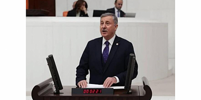 Selçuk Özdağ: “TUS Ücretleri Hizmet Bedeli Değil, Örtülü Vergidir”