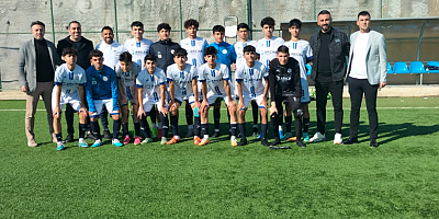 Selçuk Şahin, Yenişehir Belediyesi U16 Futbol Takımı’nın maçını izledi
