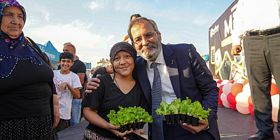 TARSUS’TA 1 MİLYON FİDE, 30 TON BUĞDAY VE 250 BİN FİDAN ÜCRETSİZ DAĞITILDI