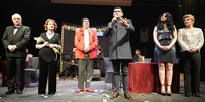 TARSUS'TA KÜLTÜR VE SANAT RÜZGÂRI: “ANGARA GAZİNOSU” OYUNU BÜYÜK BEĞENİ TOPLADI!