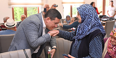 Tütüncü, huzurevi sakinleri ile Dünya Yaşlılar Günü’nde buluştu