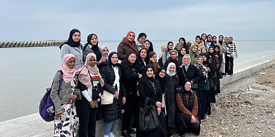 Üniversiteli gençler şehrin  güzelliklerini keşfediyor
