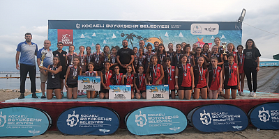Zafer Bayramı'nda Sekapark'ta voleybol heyecanı