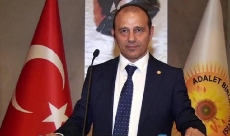 Türkiye İttifakı Cumhurbaşkanı Adayı İrfan Uzun: 9 Eylül, Türkiye’nin Kaderine Sahip Çıkışının Sembolüdür